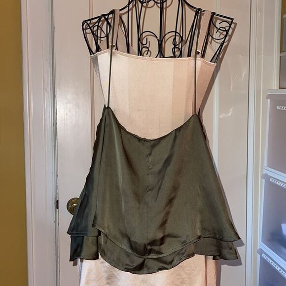 Green flowy camisole w double ruffle L - Picture 3 of 6